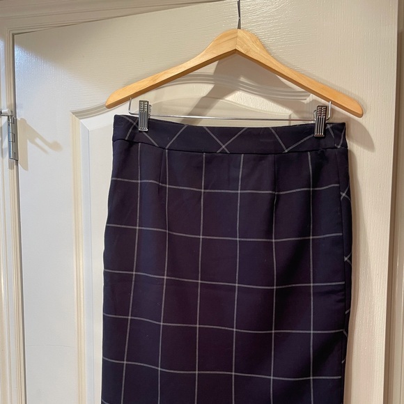 Paraphrase - Navy Skirt - Picture 3 of 6